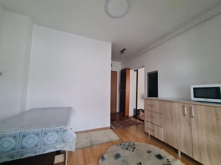 Inchiriez garsoniera zona stadion - 2