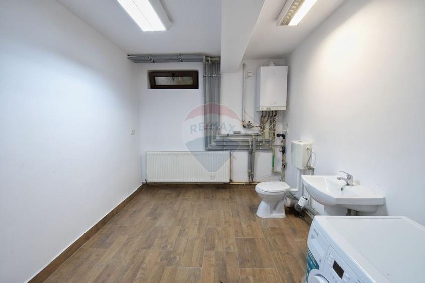 Casa cu 5 camere de inchiriat, zona Becas - 22