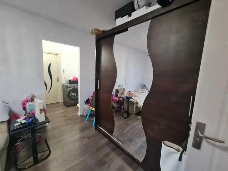 Vand apartament 2 camere zona Scoala 11 - 7