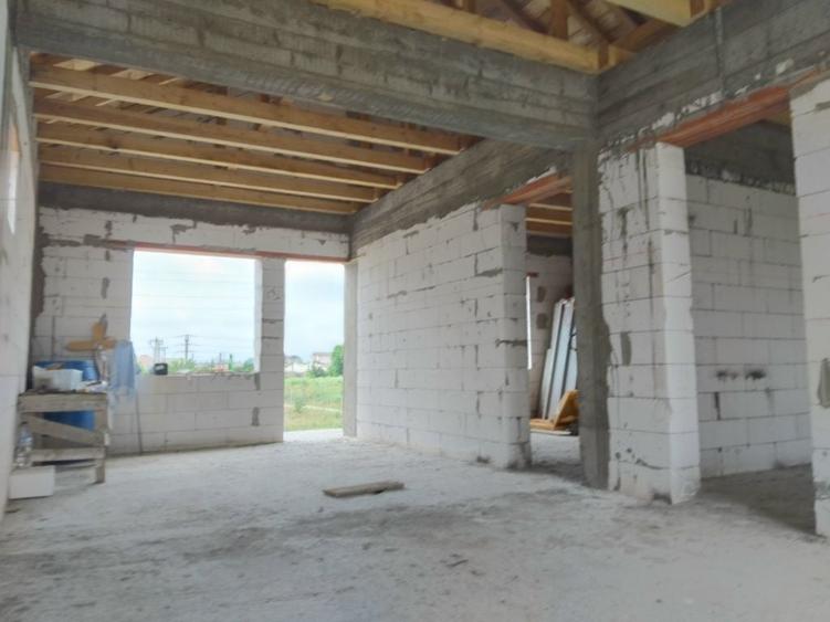 Casa de vanzare la rosu P+1E in Constanta 2026 - 7