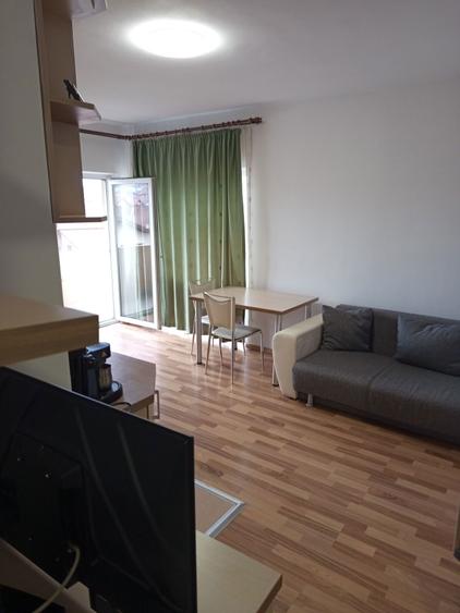 Inchiriez apartament 2 camere Floresti - 1