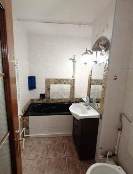 Apartament cu 2 camere, decomandat, etajul 2/4, zona Nicolina - 6