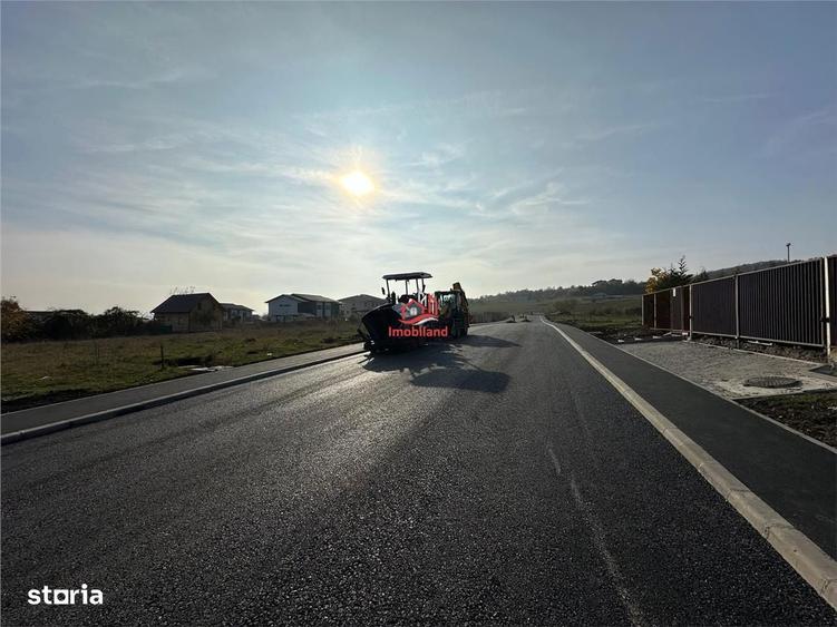 Teren intravilan cu PUZ,PUD si utilitati pentru casa sau duplex, la st - 3