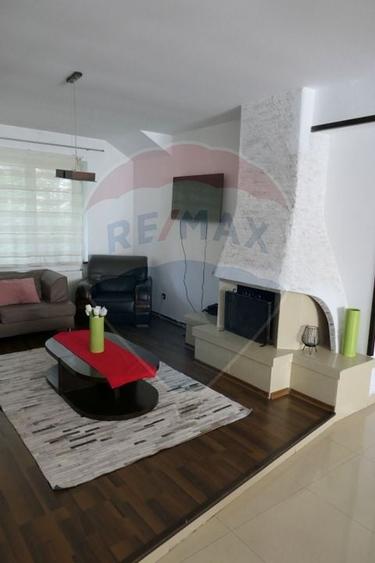 Vila cu 10 camere de vanzare in zona Centrala - 11