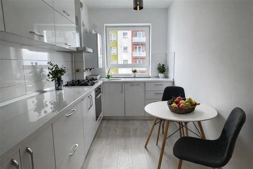 Tur 3D! Eleganta garsoniera, decomandata, mobilata, terasa, boxa, Avantgarden, B - 10