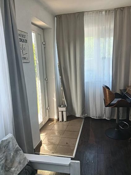 vand casa cu poten?ial zona Titu - 2