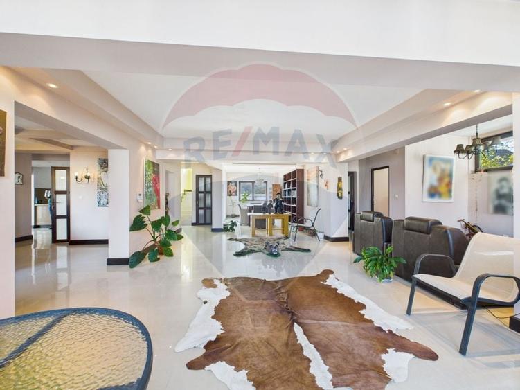 Vilă spațioasă în zona centrală Breaza, 310 mp utili, teren 610 mp - 2