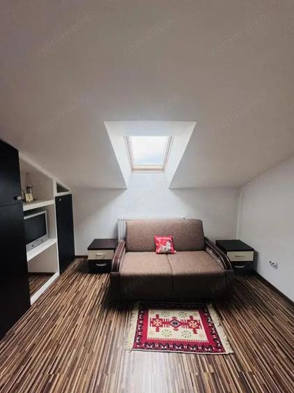 Se vinde- Apartament 3 camere tip duplex . - 3