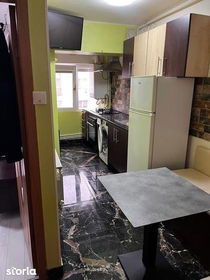 Inchiriez Garsoniera Zona Schoala Nr 8 - 3