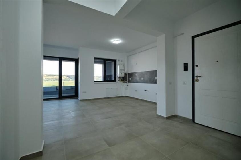 Apartament cu 3 camere, Tatarasi, bloc nou, la bulevard - 1