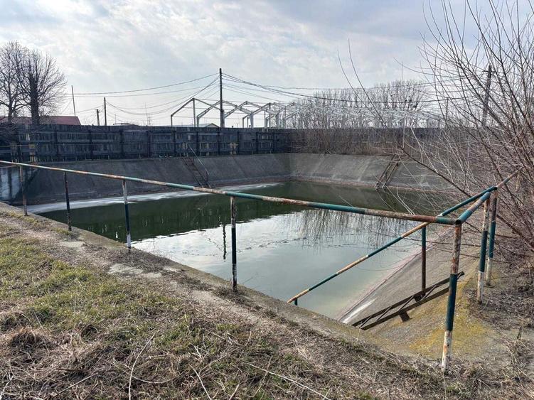 Spatiu de inchiriere/vanzare depozitare - Roman - 1