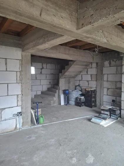 CASA SPATIOASA IN PLOIESTi COMPARTIMENTARE EXCELENTA-ZONA LINISTITA - 14