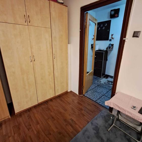 Vânzare garsonieră decomandată Titan- 8 minute metrou 1 Decembrie - 6