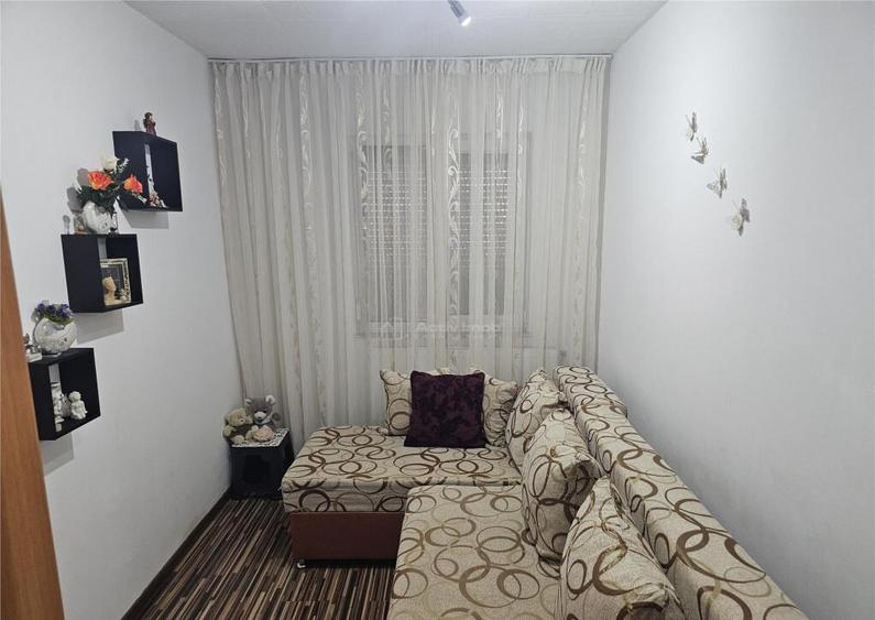 Resita, Garsoniera Mobilata Utilata, Parter, Calea Caransebe - 2