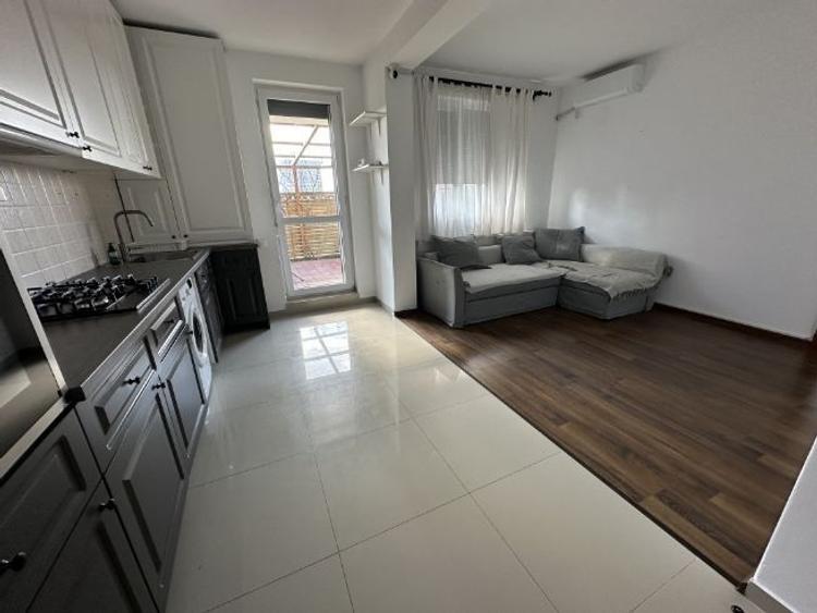 Apartament cu 3 camere semidecomandat în Prelungirea Ghencea - 6