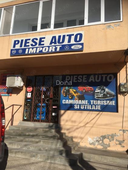 Ofer spre inchiriere spatiu comercial stradal cu vad format