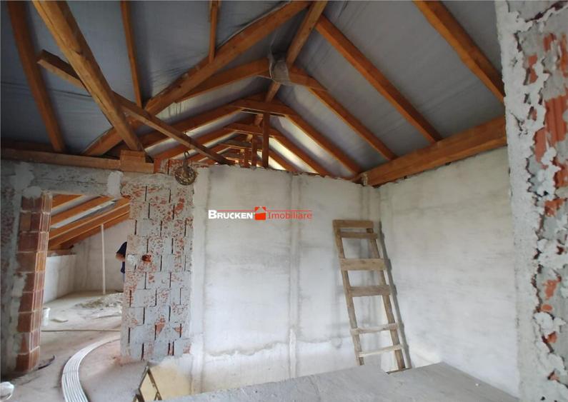 Casa de in zona centrala din Petreu - 2