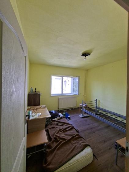 Apartament 3 camere -  decomandat - Zona Lipovei - 4