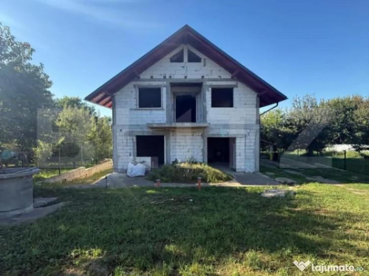 Casa Duplex la rosu, 222 mp utili, teren 423 mp, Burdujeni, - 2