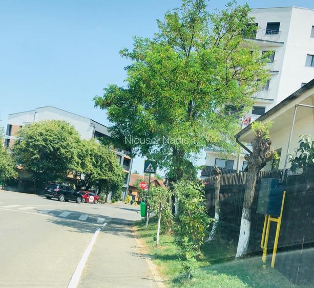 Teren de vânzare cu casă construită Teren de vânzare cu casă construită