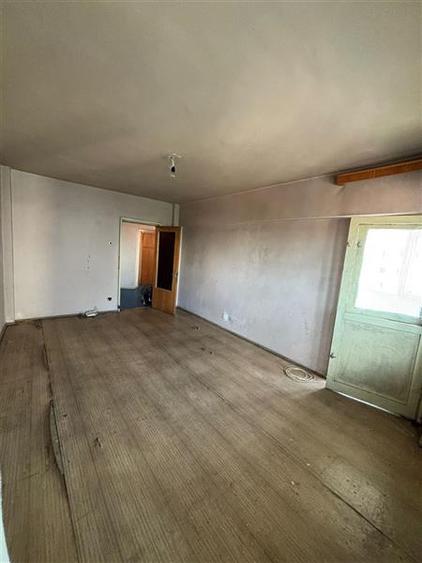 Apartament cu 2 camere decomandat în Tei