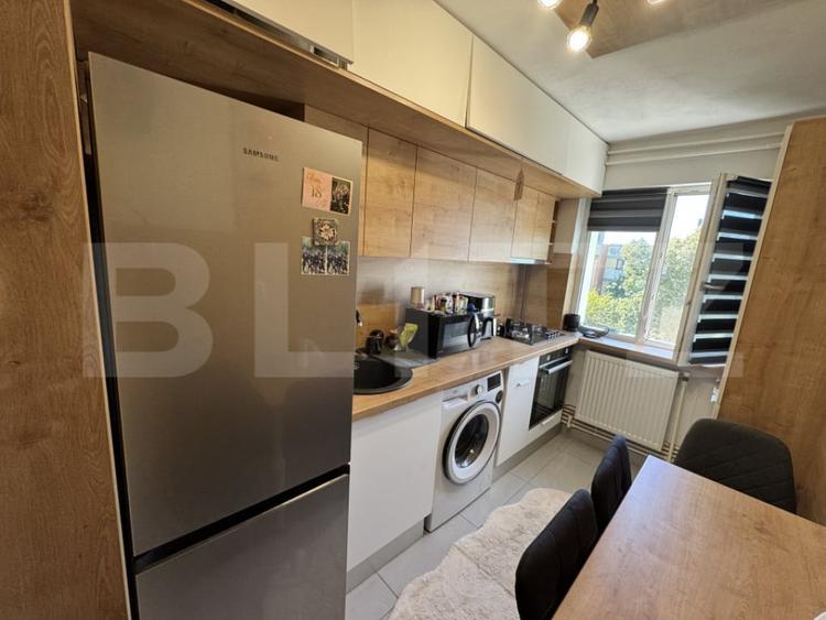 Apartament cu 3 camere decomandat în 1 Mai