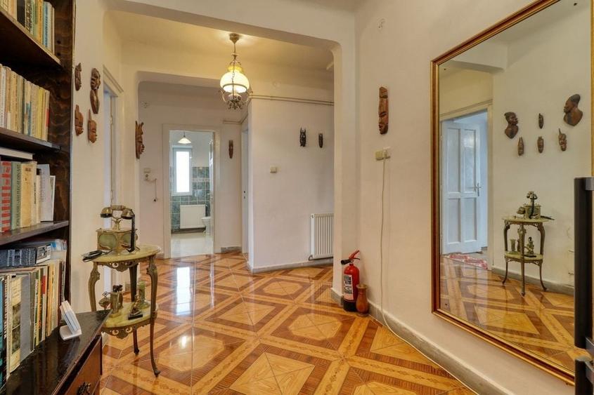 Investitie -Oportunitate - Casă boierească  de poveste- 7000 mp teren, - 31