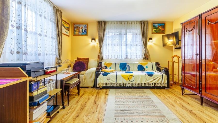 Casa individuala renovata, curte amenajata, zona excelenta – Manastur - 1