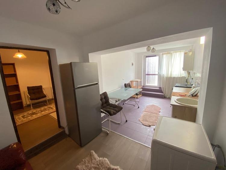 Garsoniera spatioasa, la curte - 2