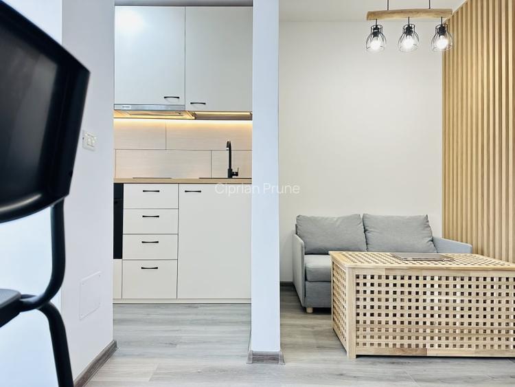 Prima inchiriere - Studio modern, vedere superba spre oras | Com 0%