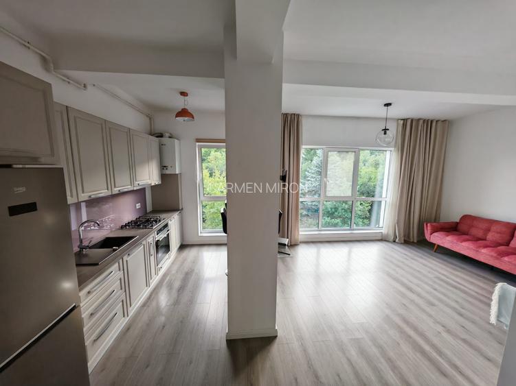 Apartament de vânzare, 3 camere semidecomandat, etaj 5/6 Tăietura Turcului Apartament de vânzare, 3 camere semidecomandat, etaj 5/6 Tăietura Turcului