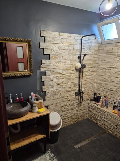 Apartament cu 3 camere semidecomandat, mobilat în Colentina