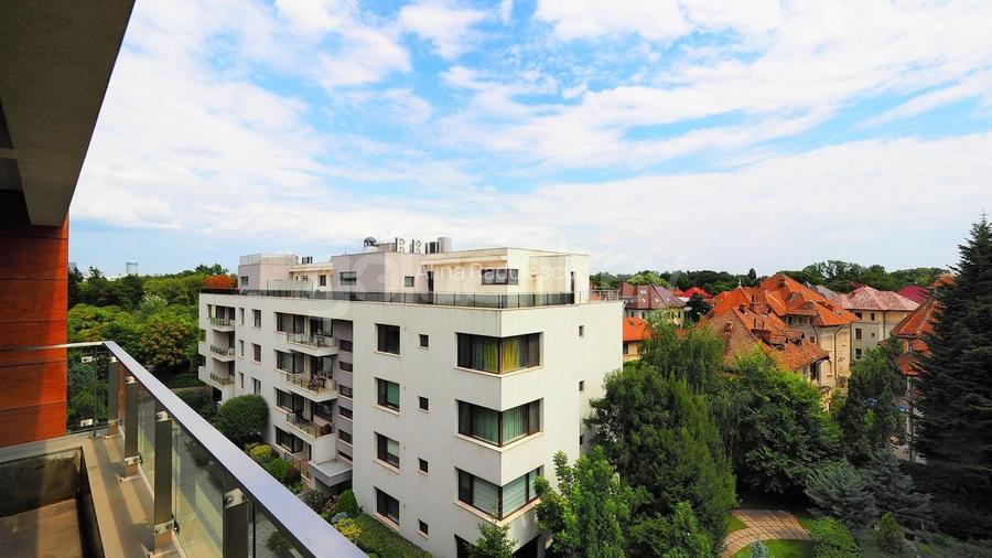Apartament cu 3 camere semidecomandat, mobilat în Kiseleff Apartament cu 3 camere semidecomandat, mobilat în Kiseleff