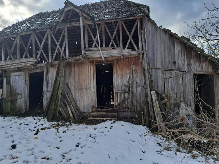 Gospodarie taraneasca in Cuca, Arges - ZERO comision la cumparator! - 2