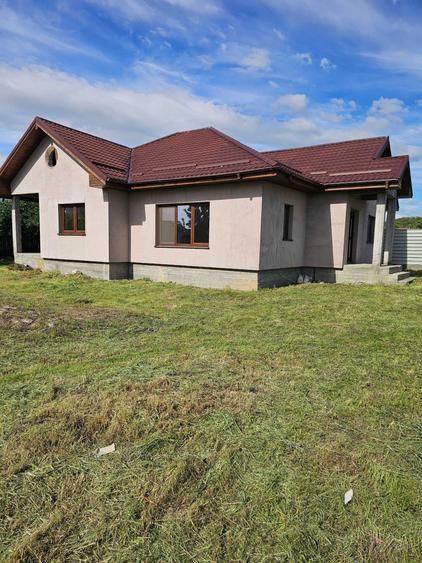Casa de vanzare in Dudovicesti, Simnicu de Sus. Casa este compusa din 2 dormitoare, un living generos, bucatarie spatioasa beci si terasa. - 4