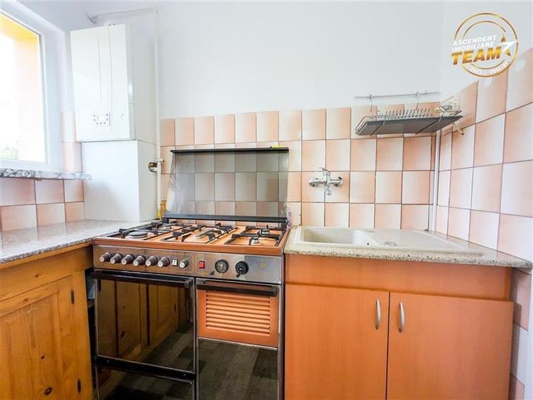 Tur 3D! Resedinta notabila,pe armonios cadru natural,distinse faciliati,Central, - 19