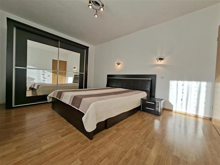 Apartament modern 4 camere 2 balcoane 2 bai garaj Zona Strand - 1