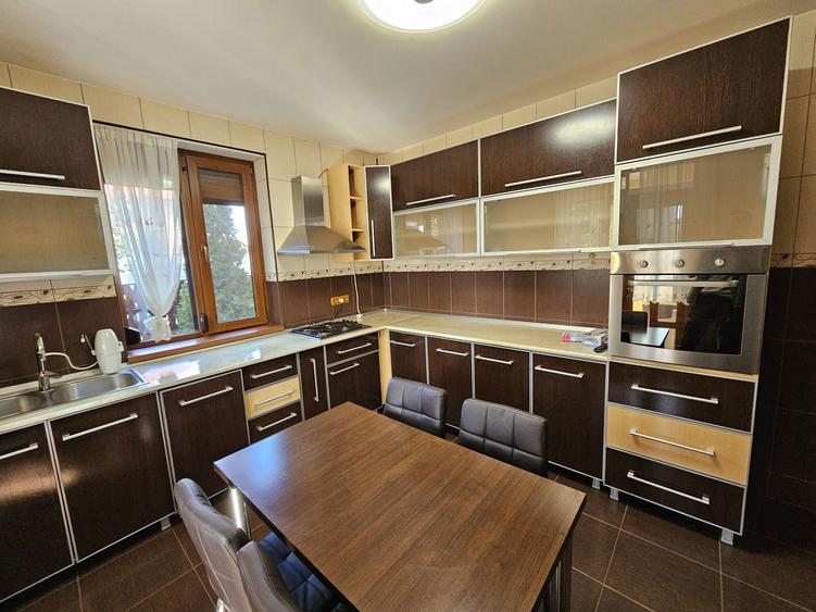 Casa/vila zona METRO - 5