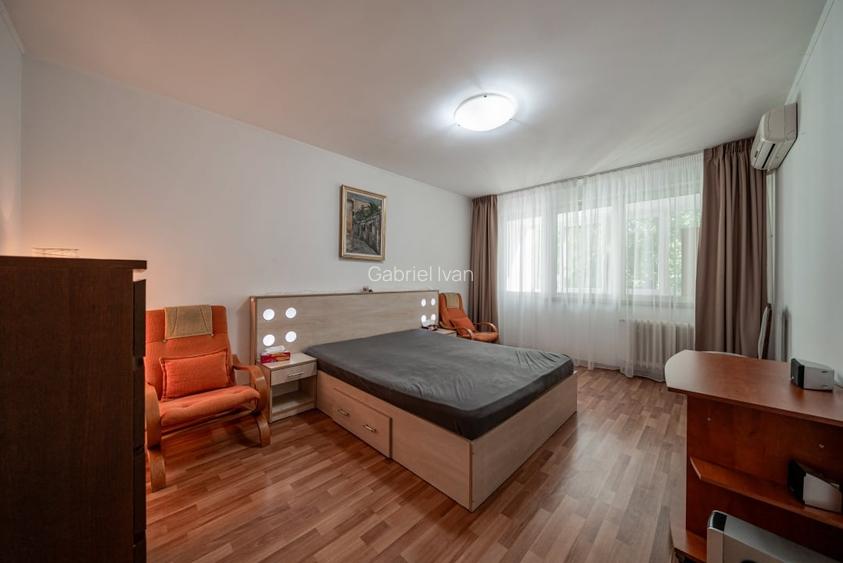 Unirii*Budapesta*Dimitrie Cantemir* Decomandat,renovat*Etaj 3/10*Sud-luminos Unirii*Budapesta*Dimitrie Cantemir* Decomandat,renovat*Etaj 3/10*Sud-luminos