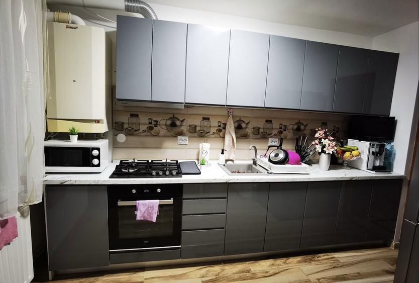 Vand apartament cu 3 camere cartierul Pacii, etajul 1 - 4