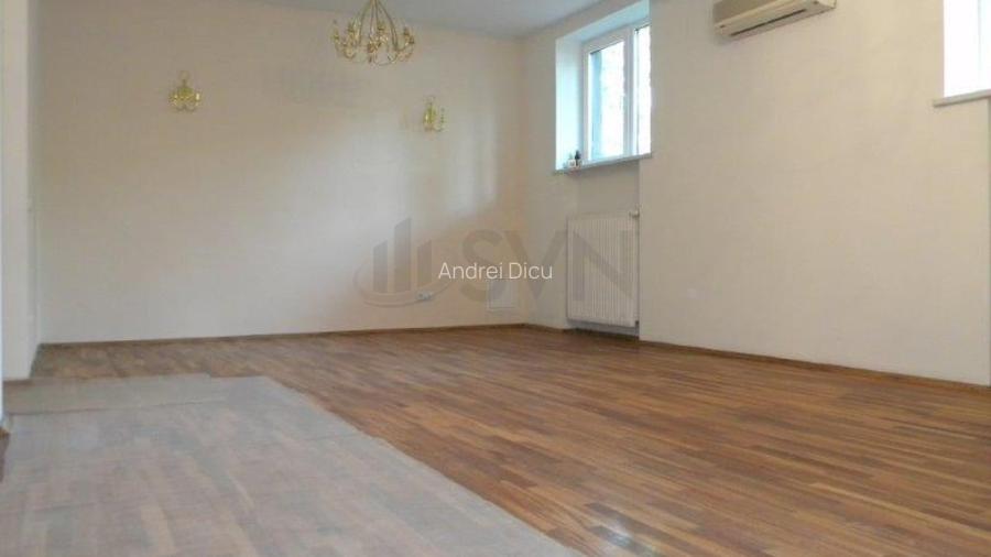 REA0113931 Apartament cu 4 camere Televiziune
