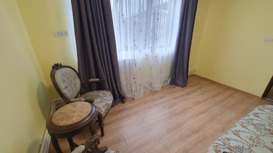 Inchiriez apartament 3 camere zona Parneava - ID : RH-39027 - 2