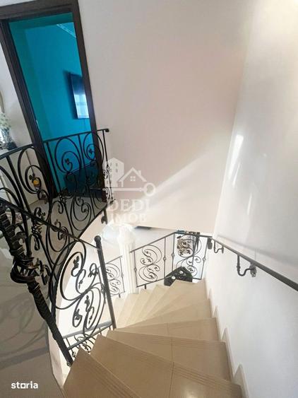 Casa cu 2 locuin?e, teren intravilan 7062 mp Cetariu, Bihor - 8