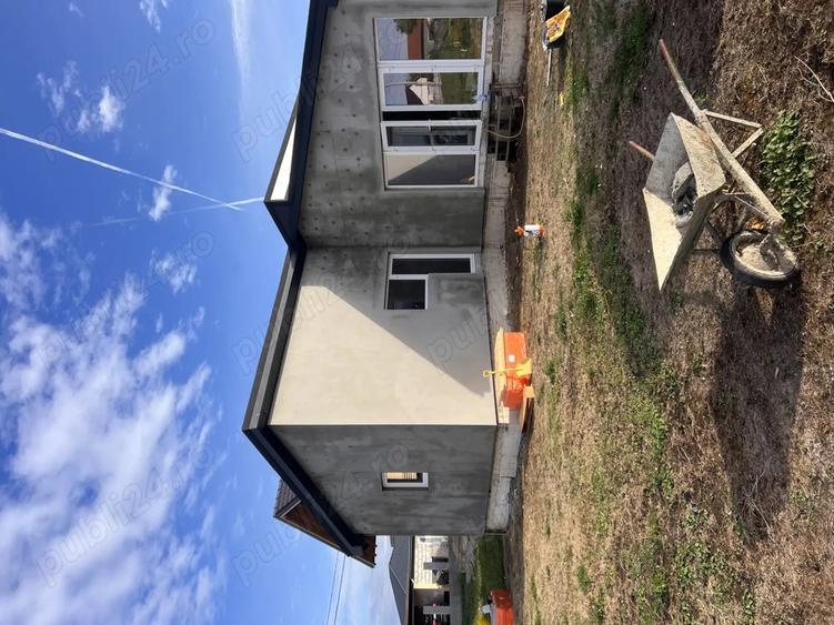 Casa moderna pe un teren generos de 800 m - 1