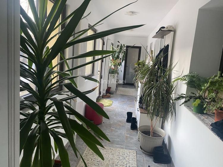 Casa de vanzare complet utilata