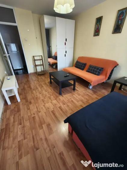 Garsonieră decomandată în Moșilor