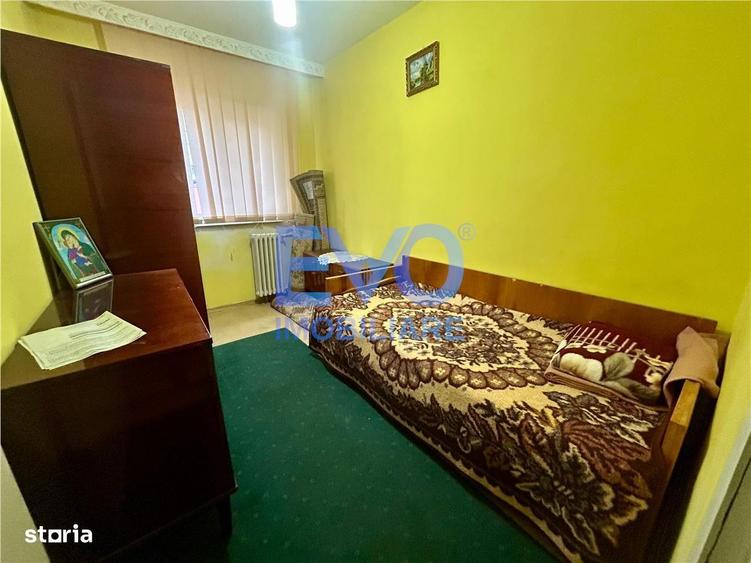 Apartament cu 3 camere decomandat în Alexandru cel Bun