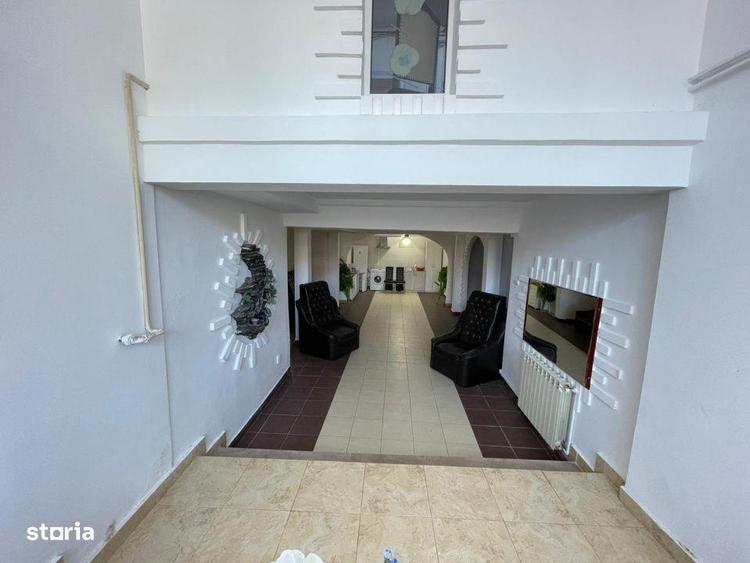 Casă cu 9 camere cu Teren 550 Mp în Băneasa