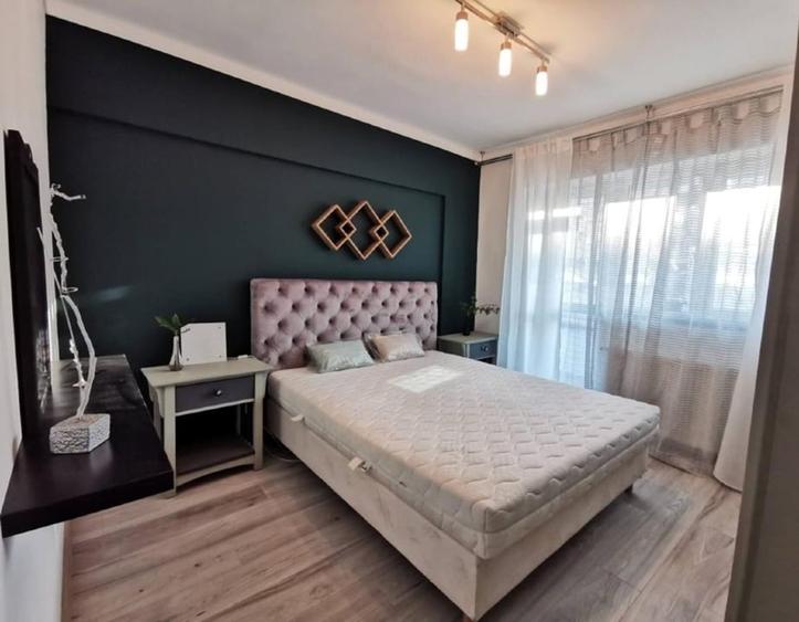 Apartament cu 2 camere semidecomandat, mobilat în Piața Unirii