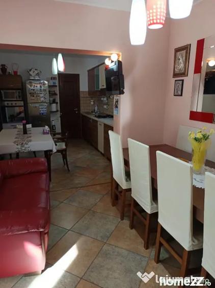 Casă cu 5 camere cu Teren 698 Mp în Albert